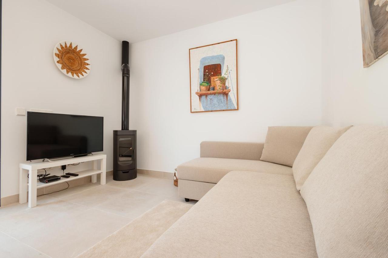 With Large Sunny Terrace, Costabella Semesterbostad Marbella