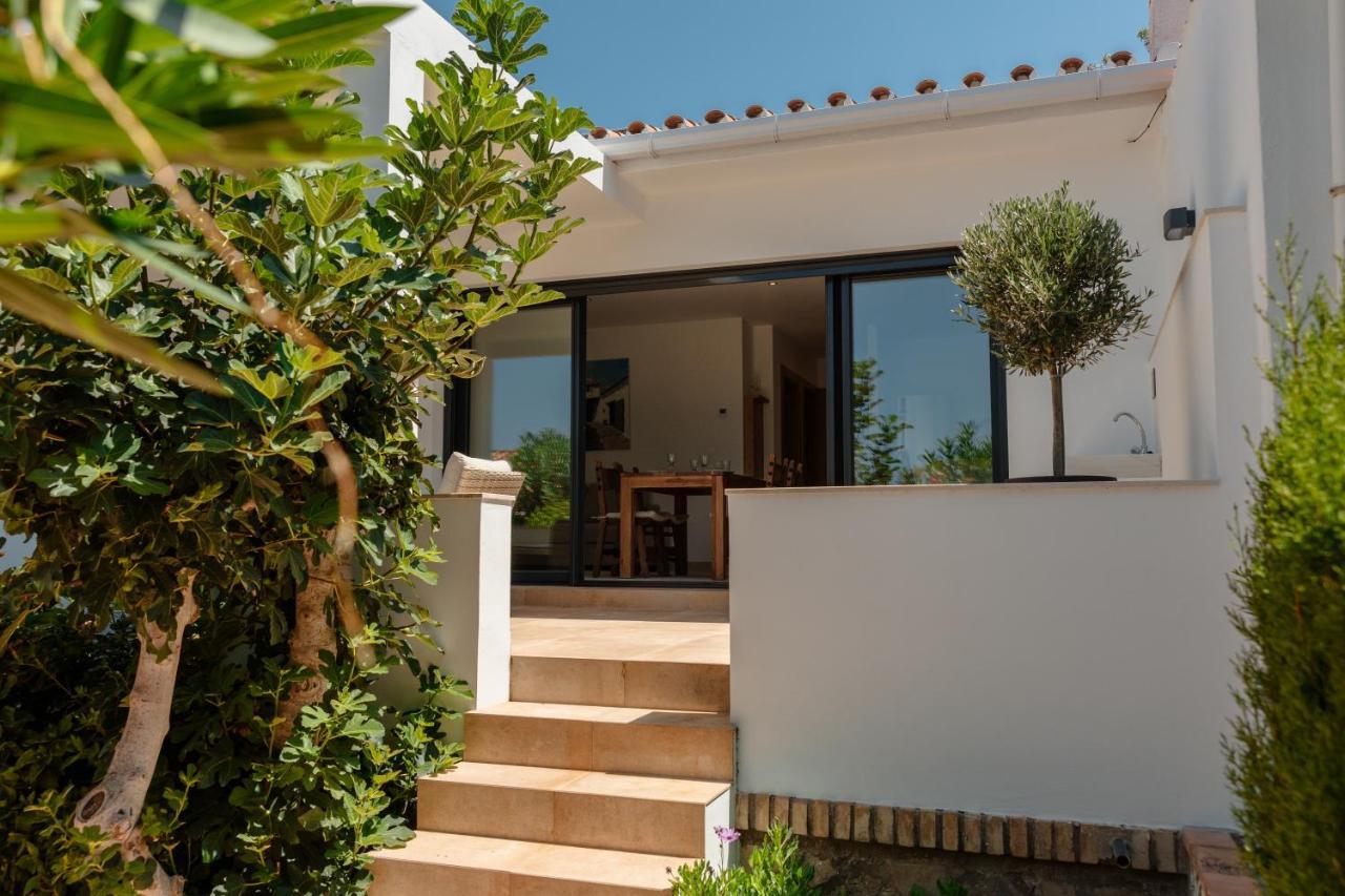 Semesterbostad With Large Sunny Terrace, Costabella